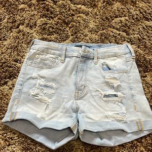 Aeropostale size 6 high rise CURVY light wash distressed jean shorts